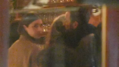 Paparazzi leplezte le őket: nem akárkit ölelget Jennifer Aniston - Fotók