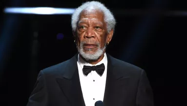 Drámai az ok: ezért visel mindig két arany fülbevalót Morgan Freeman - Fotók