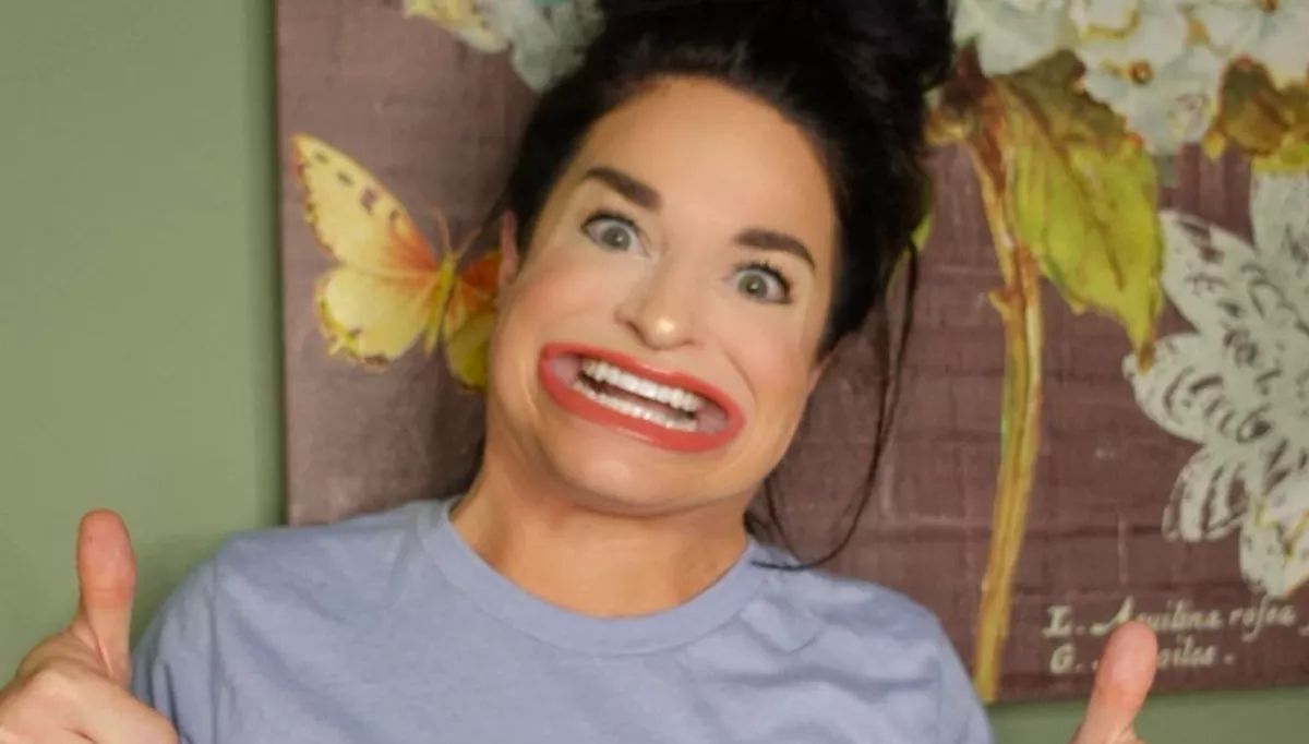 Békaszájú influenszer a net sztárja: 4 és fél milliót is megkeres egy-egy videójával - Videók