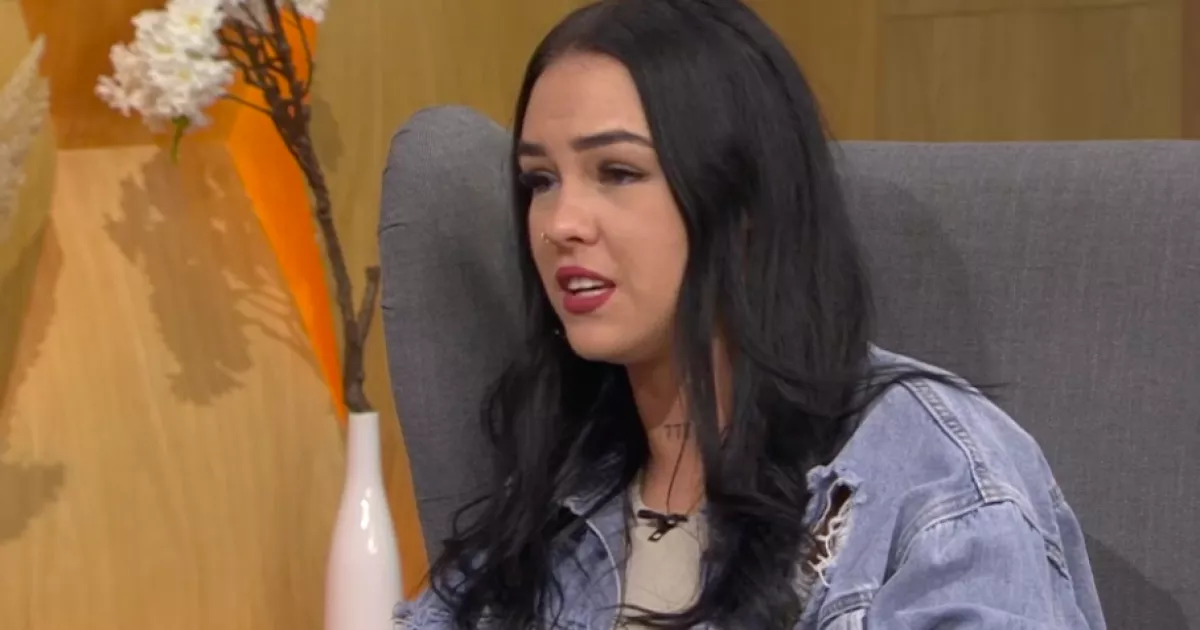 “Pénzéhes vagyok” - Kidobta a magyar énekesnő a párját, mert nem tetszett neki a “szexhirdetése” - Videó