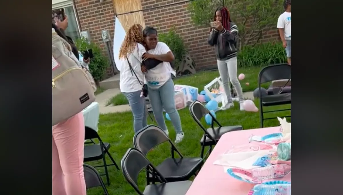 Miután a nő megtudta születendő babája nemét, vad pusztításba kezdett a babaváró bulin - Videó