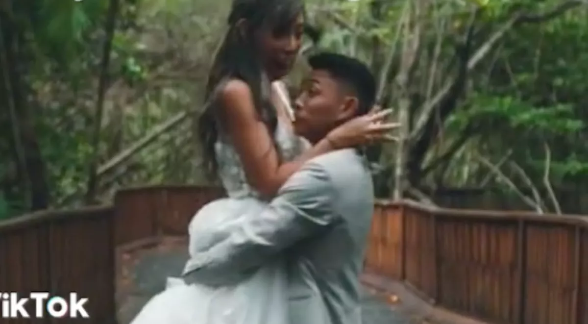 Sokkolta a párt, kik bukkantak fel az esküvői fotózásukon - Videó