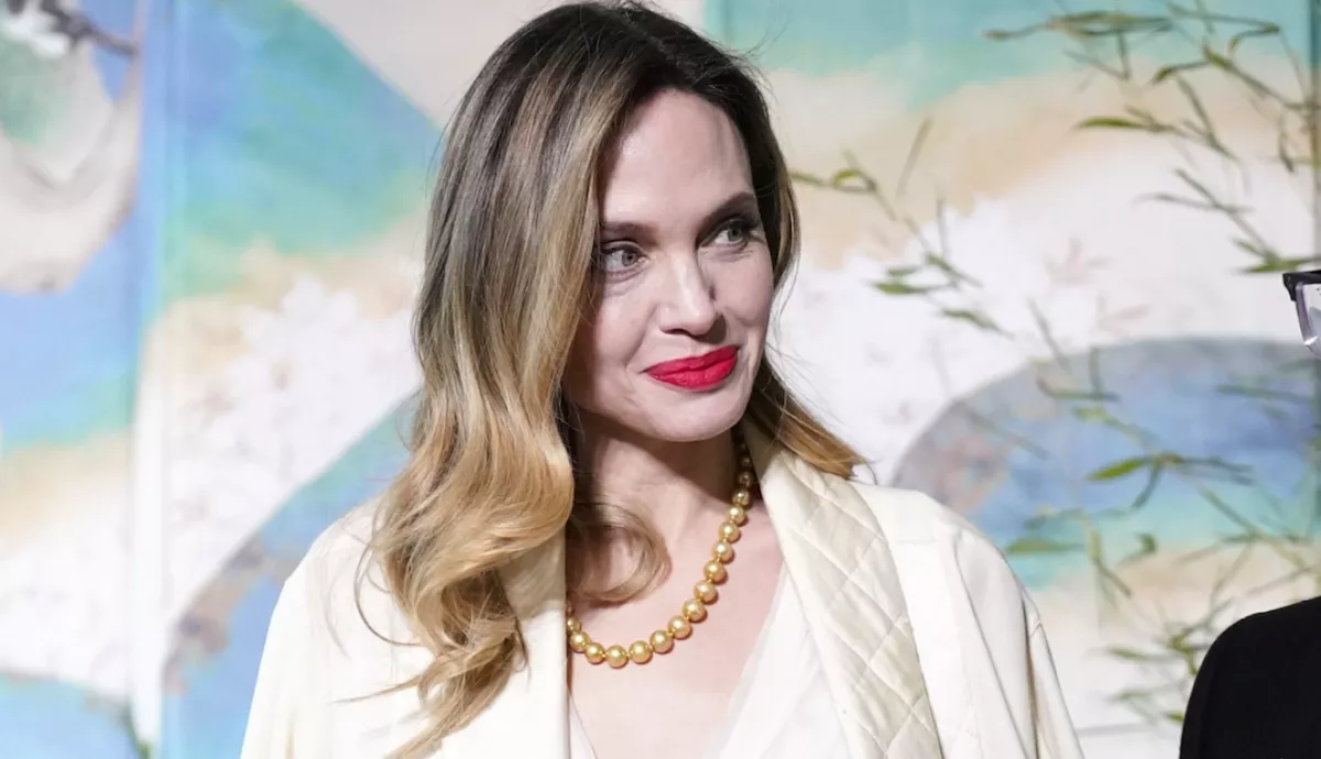 Előkerültek a képek: így nézett ki bikiniben a tizenéves Angelina Jolie - A napokban a 48-at tölti - Fotók