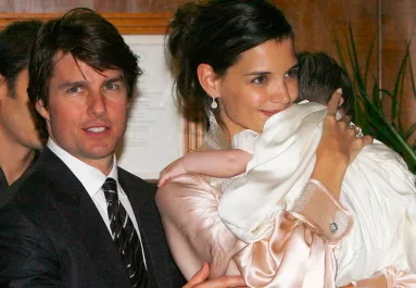 18 éves lesz Tom Cruise-ék lánya - A rajongók összevesztek, kire hasonlít - Fotók