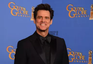 Friss képén felismerhetetlen Jim Carrey - 9 milliárdért árulja mesebeli otthonát - Fotók