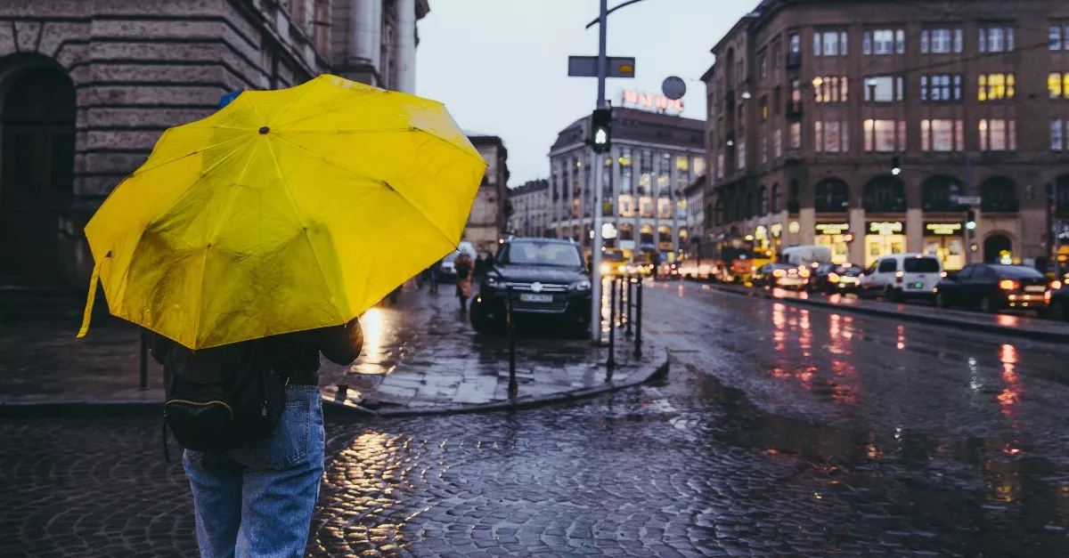 Frissítették a riasztást: méretes jég, felhőszakadás, viharos szél - itt csap le