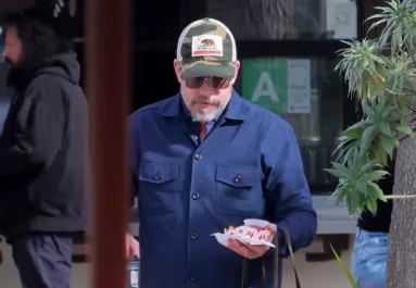 Crack-pipával és 276 km/h-s sebességgel szelfizett Biden fia - Fotók