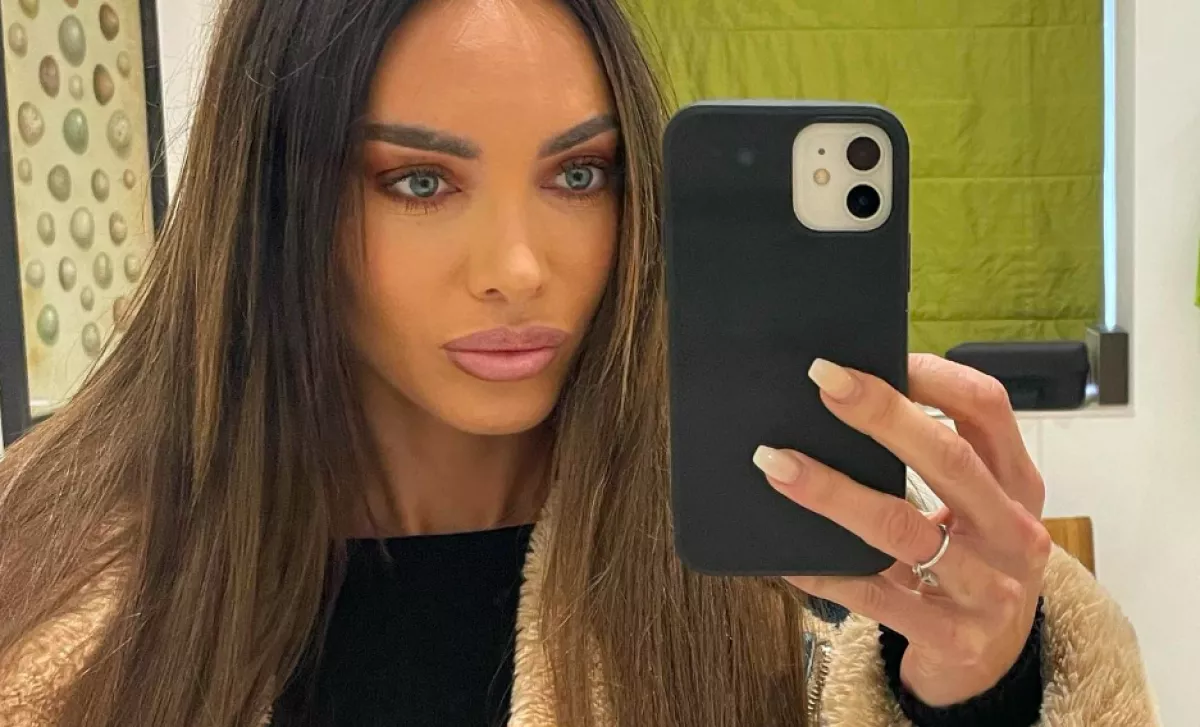 36 órával a szülés után posztolt szelfit a 39 éves influenszer: szétszedik a képe miatt - Fotók