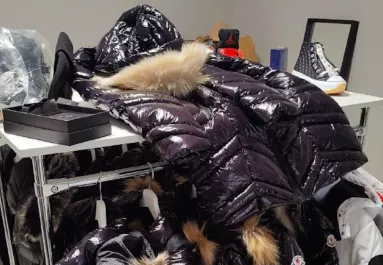 Rolex, Gucci, Philipp Plein,... - Vettél ilyen cuccokat itt? A NAV-nak van egy rossz híre - Fotók