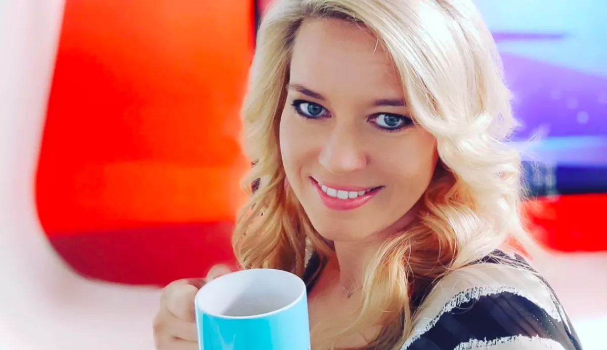 Útközben értesült róla az ATV műsorvezetője: beindult a szülés