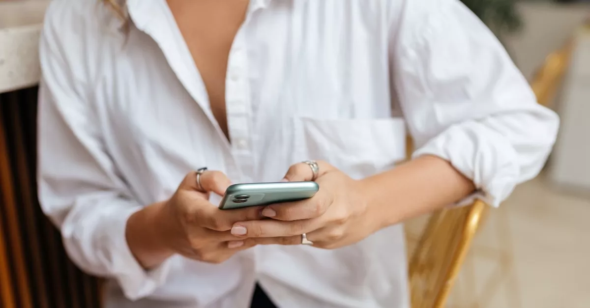 Régi csevegéseket talált férje mobiljában a nő: amit ott olvasott, most mindent megkérdőjelez - Fotók