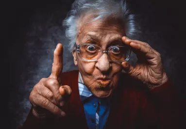 "Ne kancsalíts, mert úgy maradsz!" - 10 fake news a nagymamádtól