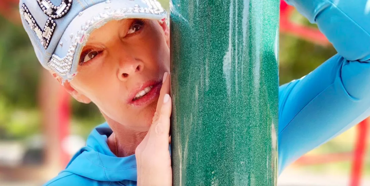 Összeöltözött az 5 éves lányával a 60 éves színésznő - A szettjükért megőrül a világ - Fotók