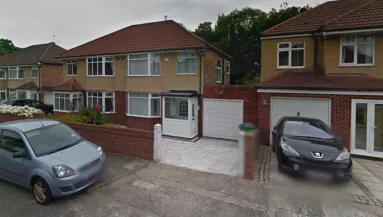 Halott nagyijáról talált képet a Google Utcaképen a férfi - Fotó