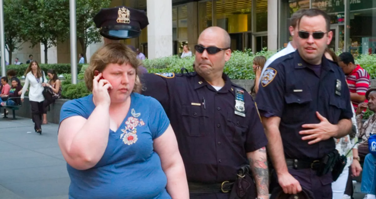 Szégyen: kiposztolja a duci blogger, hogy néznek rá az utcán az emberek - Fotók