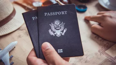 Tudtad? Ez a három ember utazhat útlevél nélkül az egész világon