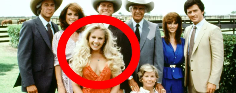 Friss fotóján fel sem ismerni a Dallas Lucy-jét: 65 éves lesz, a haja is rövid - Fotók