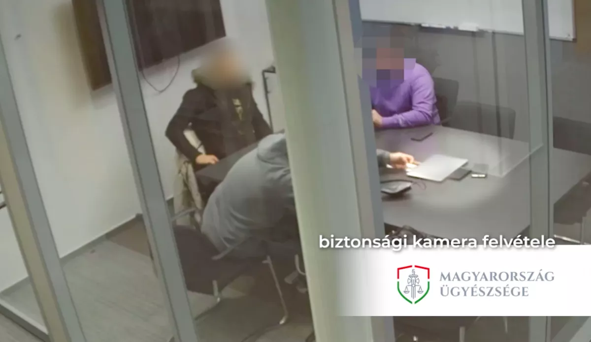 Üzleti tárgyalásra hívták a férfit a budapesti irodaházba: aztán elszabadultak az indulatok - Videó