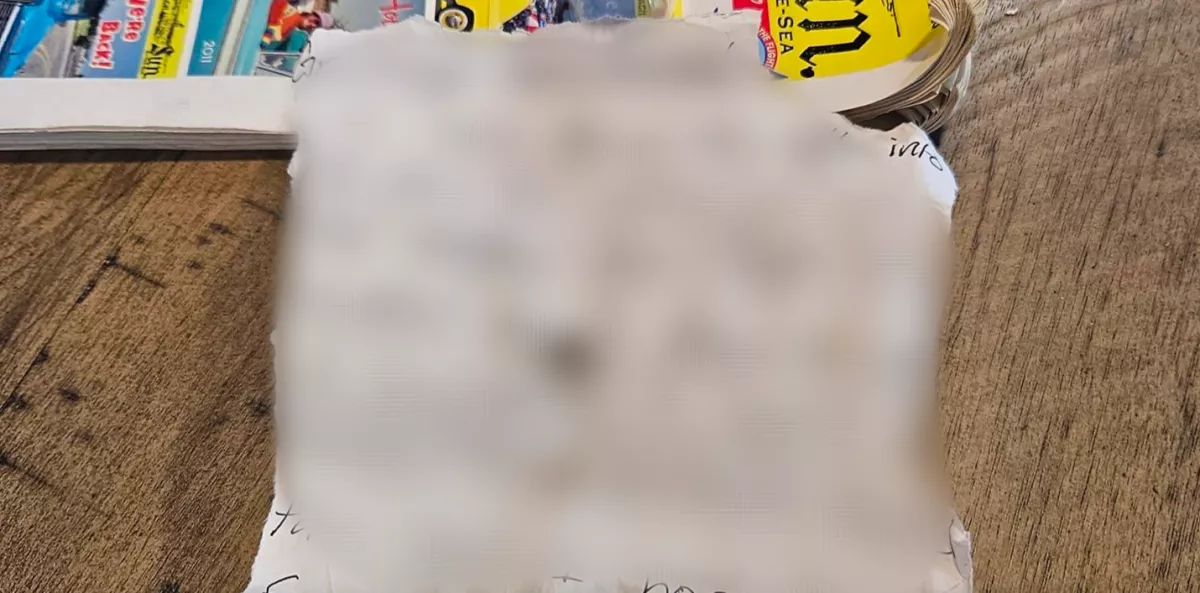 Palackpostát talált a férfi: megtalálta a feladóját is - Fotók