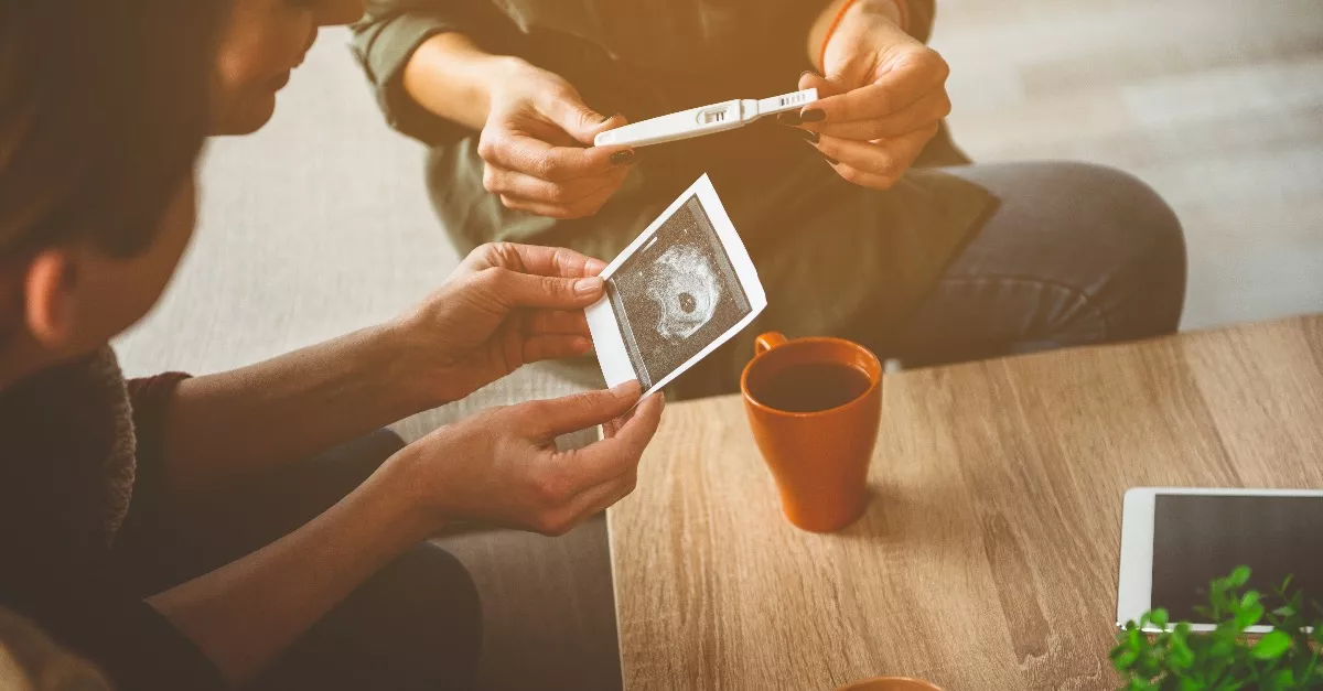 Babaváró bulit tartott a pár: ami ott kiderült, azt a szülők sem hitték el - Videó
