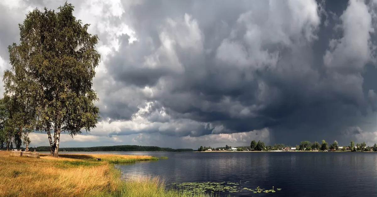 Diónyi jég, 90 km/h-s szél, felhőszakadás: 13 vármegyére másodfokú riasztást adtak ki
