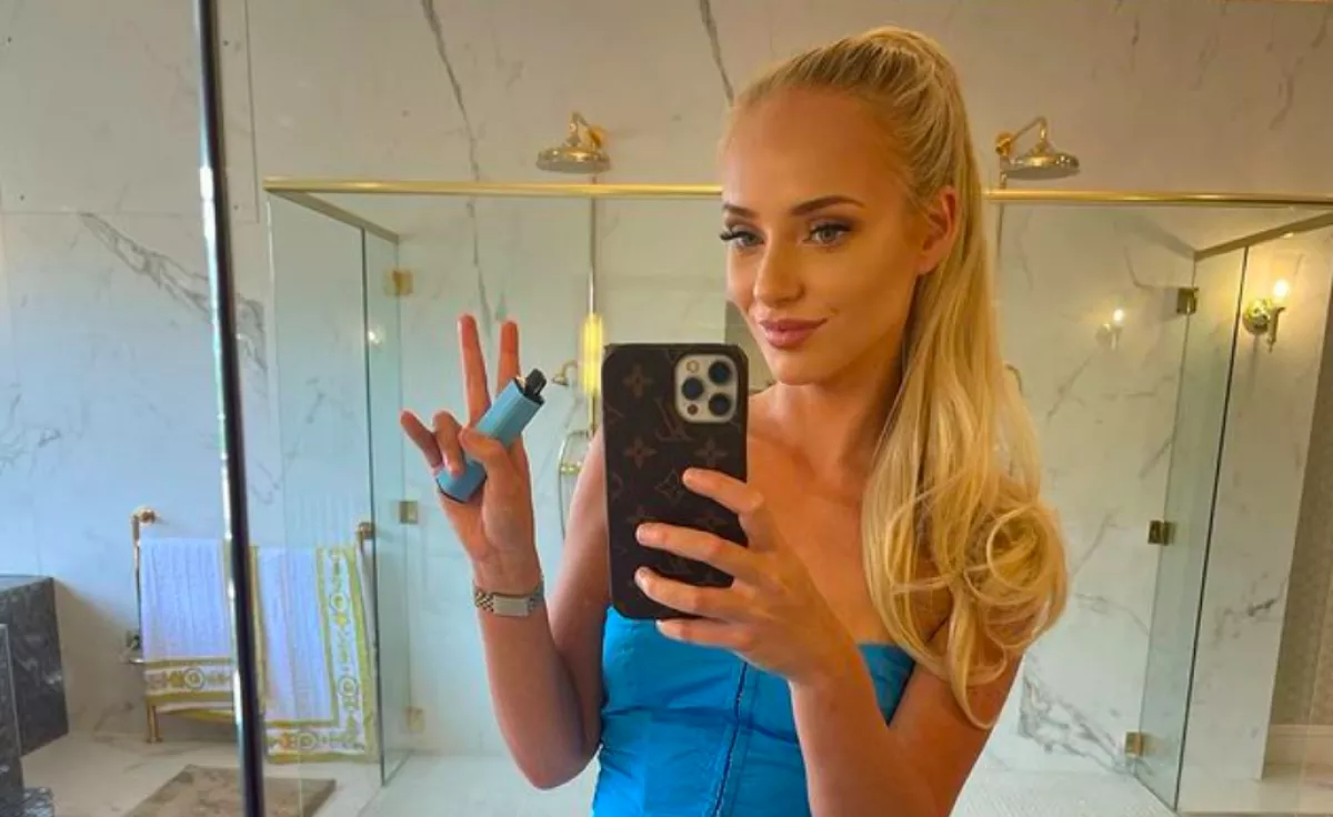 Apjakorú milliárdossal jött össze a Tinderen a 24 éves lány: kastélyban él és terhes - Fotók