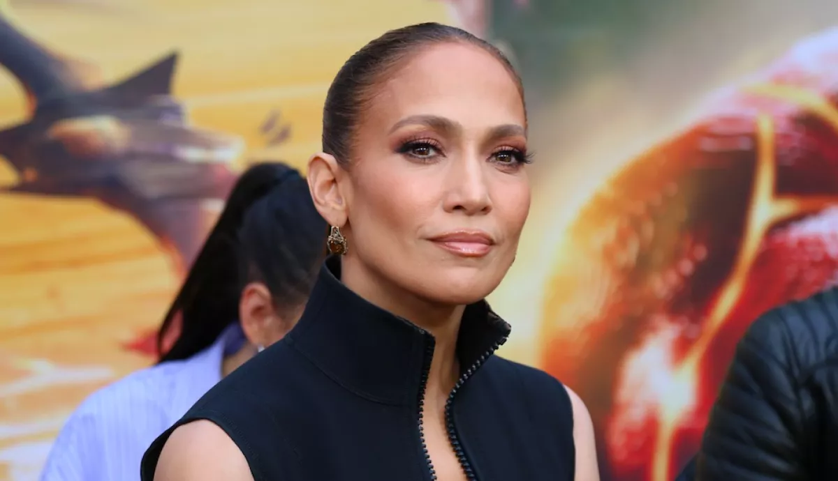 J-Lo kigyúrt hasonmása szenzáció a neten, de: az énekesnő nem követi - Fotók