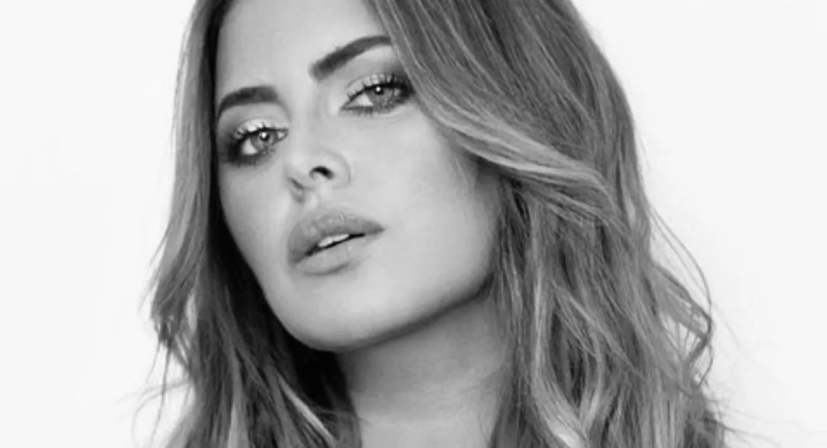 Bíróság előtt a sebész: a 12 évvel ezelőtti plasztikai műtétjébe halt bele az influenszer - Fotók