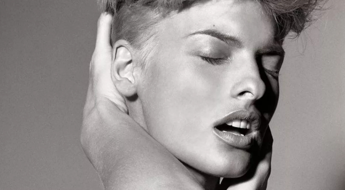 "Fél lábbal a sírban vagyok" - Kettős rákdiagnózist kapott az ismert modell