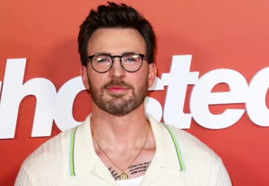 Titokban vette el 16 évvel fiatalabb szerelmét a "legszexibb élő férfi" - Fotók