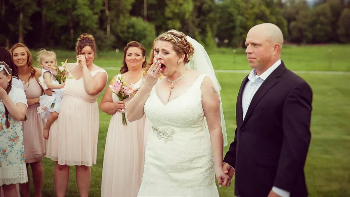 Halott fiának hagyott üresen egy széket az esküvőjén: amikor meglátta, ki ült rá, zokogásban tört ki - Fotók