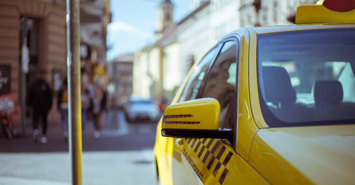 Hazavitte a taxisofőr a gyerekeket: amikor az apa megtudta, honnan jött, elállt a lélegzete