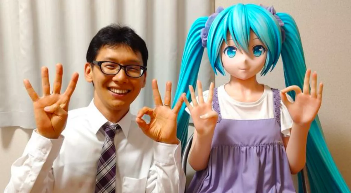 Túl a valóságon: feleségül vett egy hologramot ez a férfi - Így élnek ma - Fotók