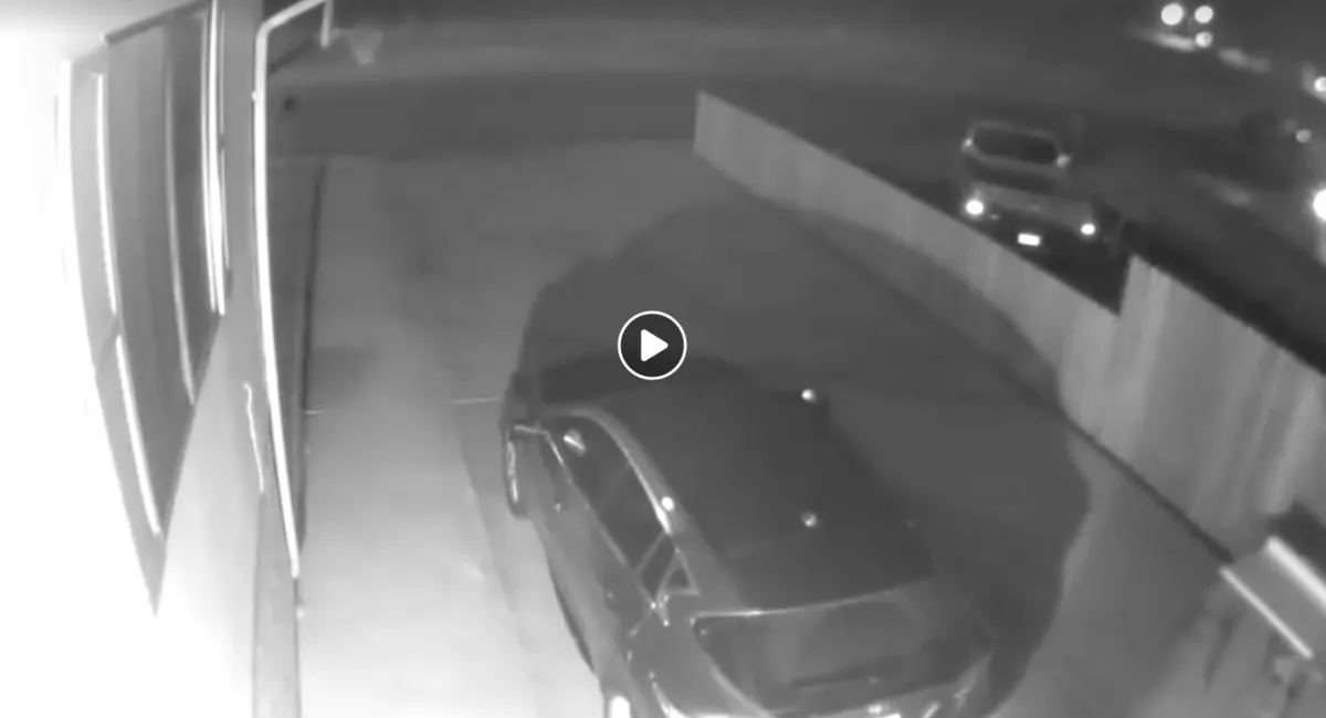 Hátborzongató lényt vett fel a család biztonsági kamerája - Átverés lenne? - Videó