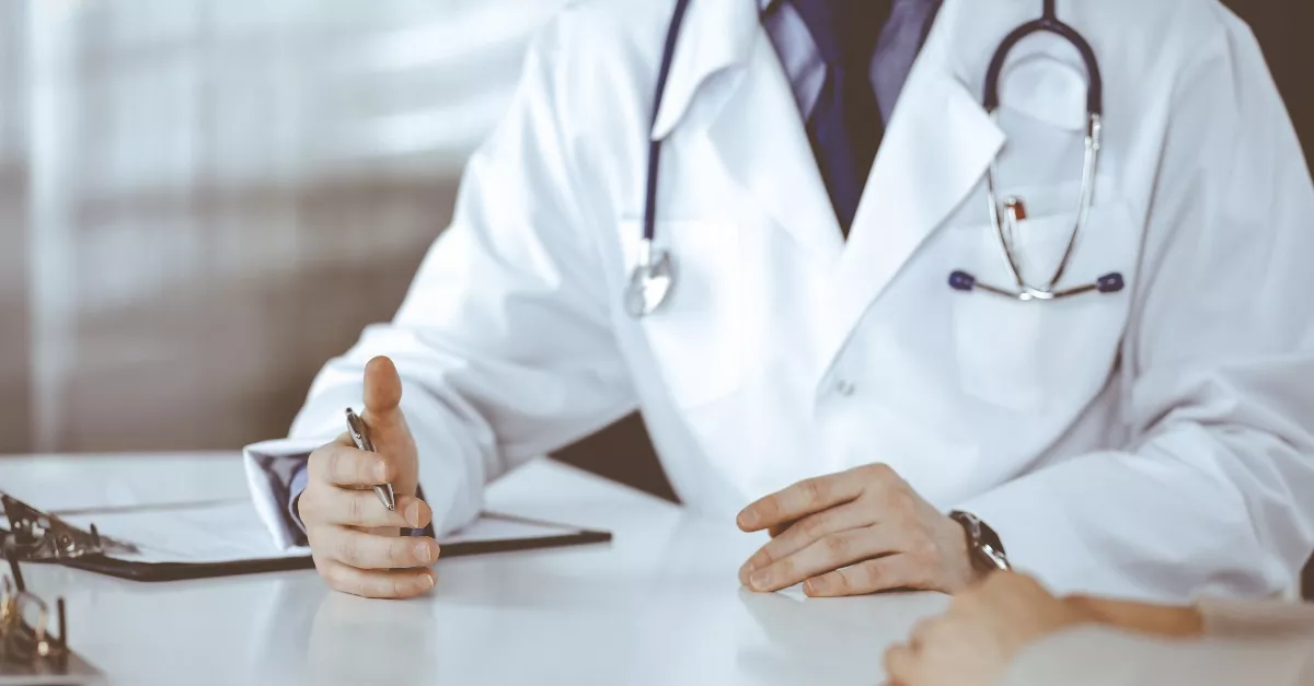 "Nézzék, milyen kövér!" - így mutogatta a váróteremben a betegét a háziorvos