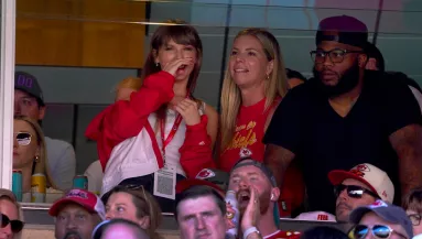 Igazak a pletykák: így ünnepli új barátját a magyarok kedvenc énekesnője - Videó