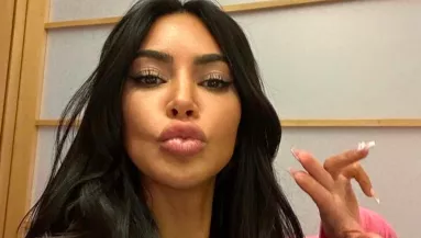Ciki és sokkoló: "öcsifrizurát" vágatott Kim Kardashian - Fotók