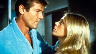 "Tönkretettem az arcom!" - Felismerhetetlen ma már az egykori Bond-lány - Fotók 