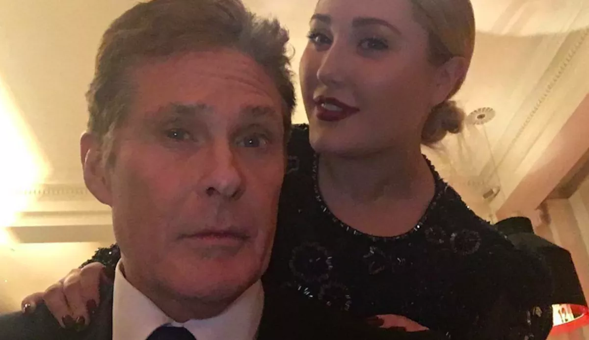 Szégyentelen fotók David Hasselhoff ducimodell lányáról: megőrülnek érte a neten - Fotók