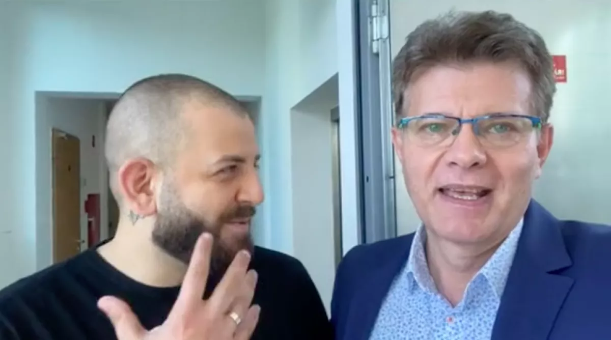  G. w. M-mel viccelődött a TikTok-videóiban az ATV műsorvezetője: most véletlenül futottak össze kamerák előtt - Videó