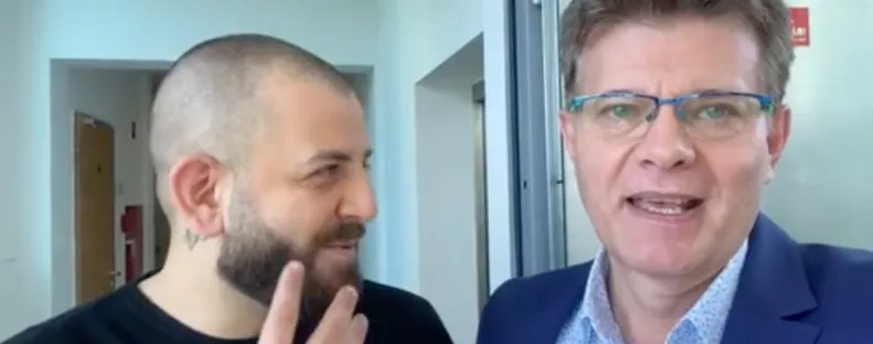  G. w. M-mel viccelődött a TikTok-videóiban az ATV műsorvezetője: most véletlenül futottak össze kamerák előtt - Videó