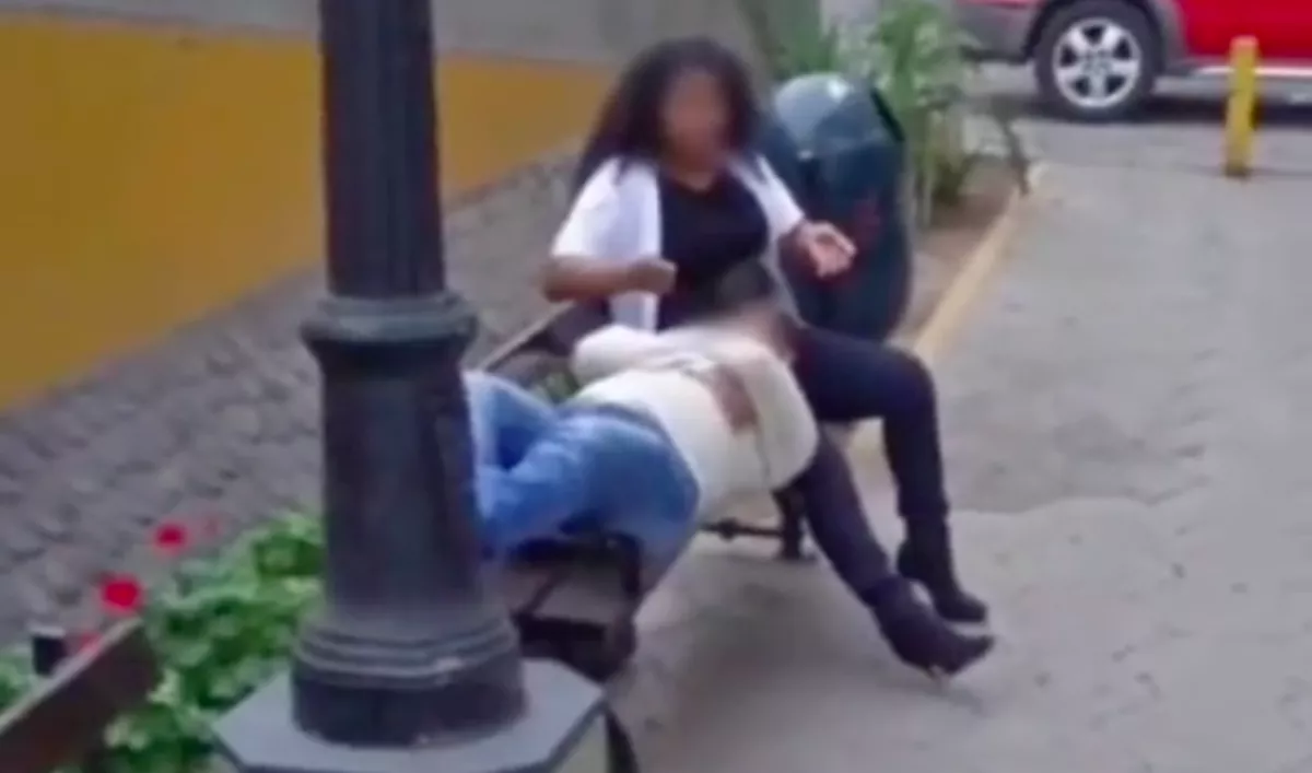 A Google Street View buktatta le a hűtlen srácot: Juli azt is megtalálta, kivel csalta meg - Videó