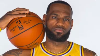 Közös videó és fotó: így készül Lebron James és a magyar tehetség az NBA szezonra