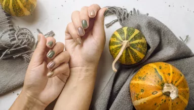 Terrakotta? Cseresznyés mokka? Íme az ősz 3 körömtrendje - Fotók