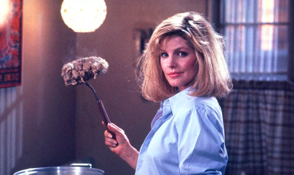 78 éves: végleg legyőzte a plasztika a Dallas sztárját - Fotók