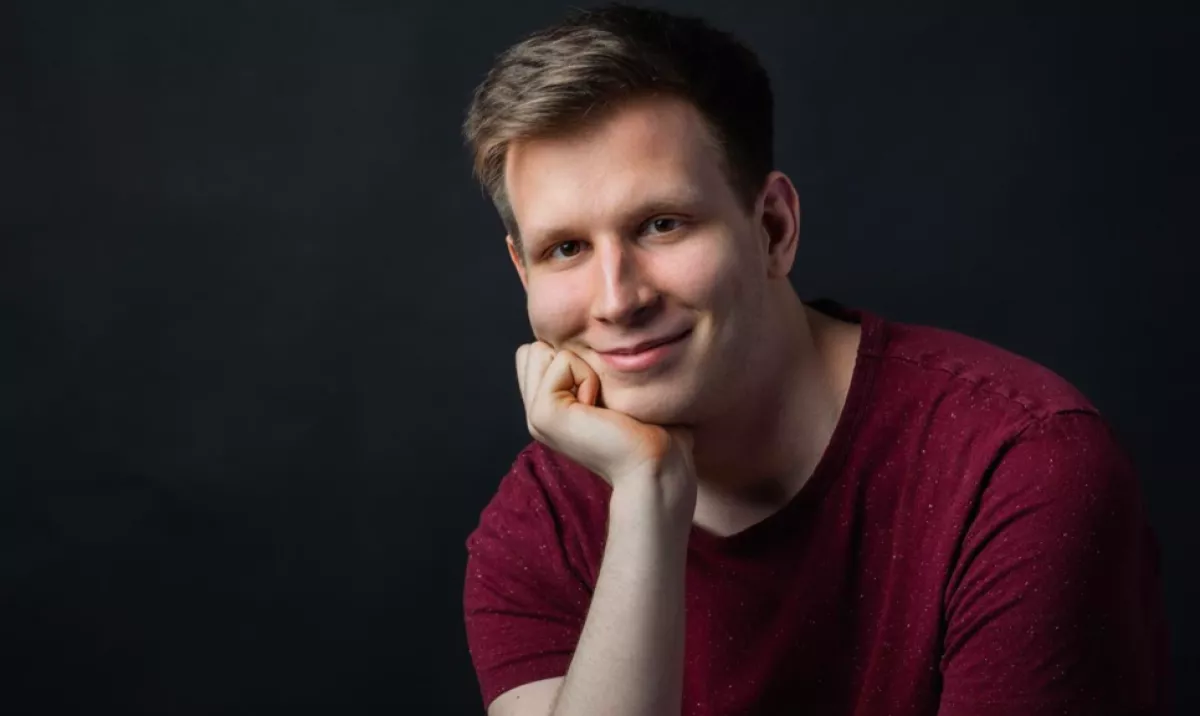 A 9-es buszon csörrent meg az ATV munkatársának telefonja: miután letette, potyogni kezdtek a könnyei