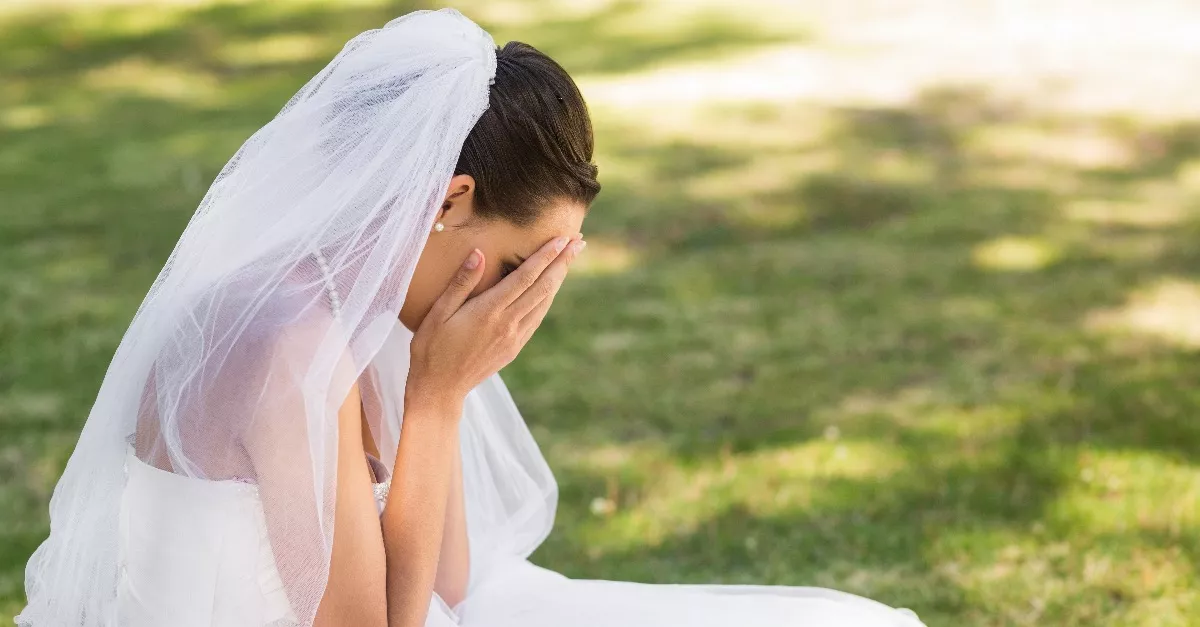 Hirtelen bukkant fel a vőlegény exe: az álomesküvőből hatalmas fiaskó lett - Videó