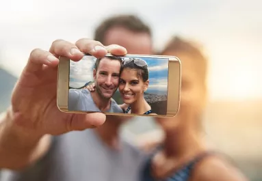 Tanulmány készült: 3 ok, hogy a szerelmed legyen a telefon háttérképed