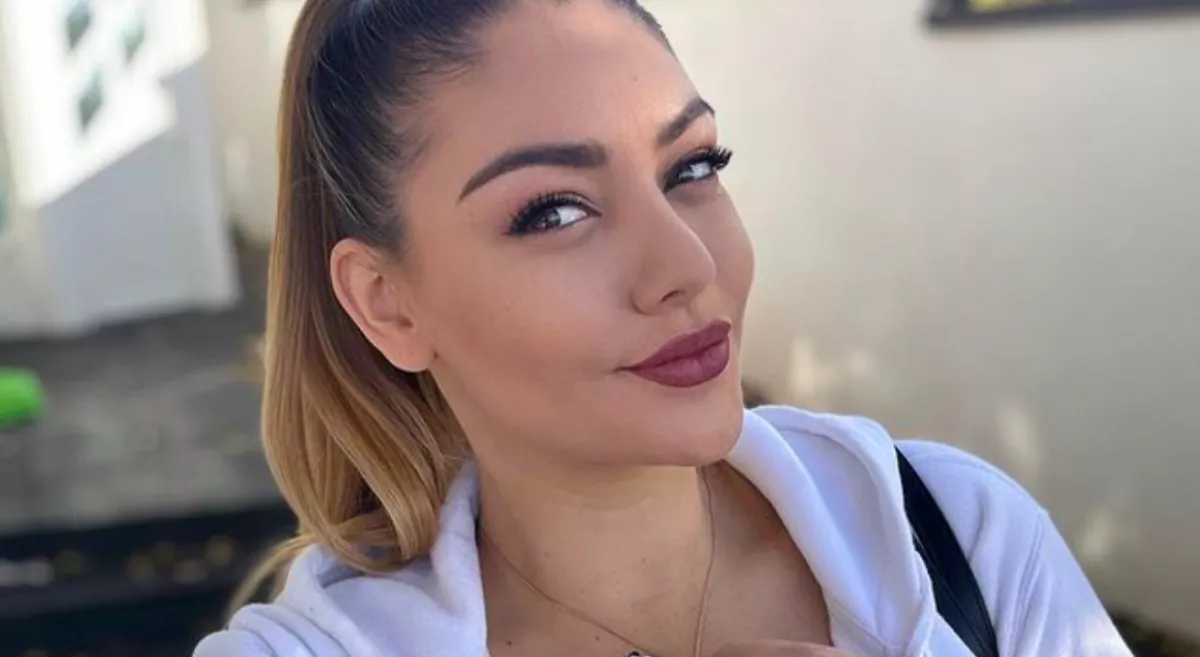 Pikáns képek a neten: gyönyörű nő Kulcsár Edina 29 éves húga - Fotók