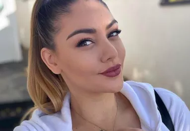 Pikáns képek a neten: gyönyörű nő Kulcsár Edina 29 éves húga - Fotók